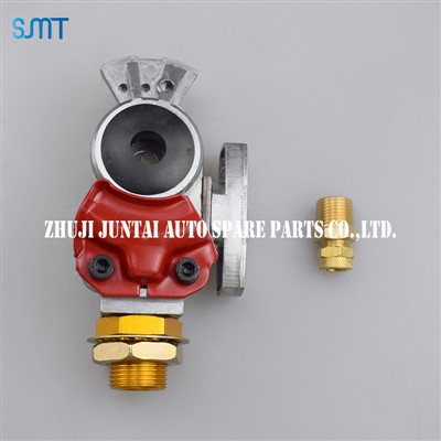 Hand Ferlati Aħmar Fuq Trailer